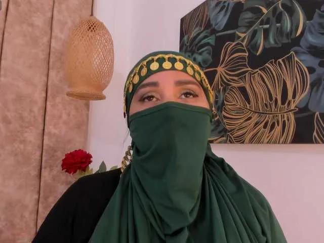 -Alisha on BongaCams