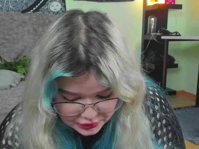 -CandyM1lky- on BongaCams