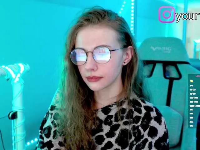 -VikkiL0vesCheese- on BongaCams