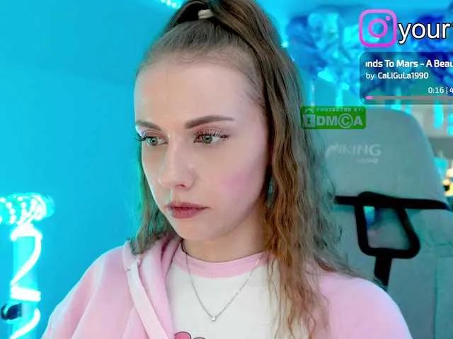 -VikkiL0vesCheese- on BongaCams