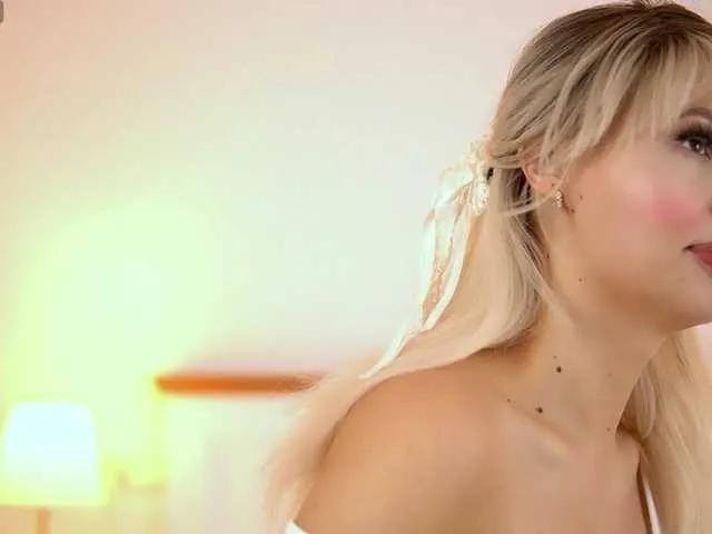 AdelineKing on BongaCams