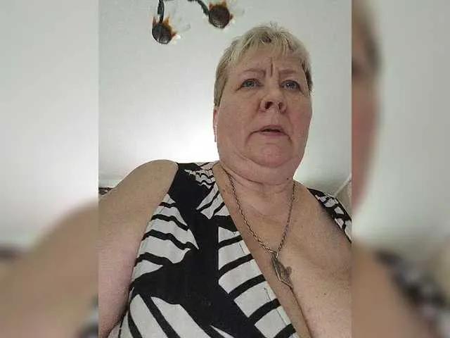 Alena61 on BongaCams