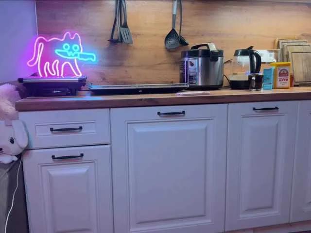 Alisa-Cheshirovna on BongaCams