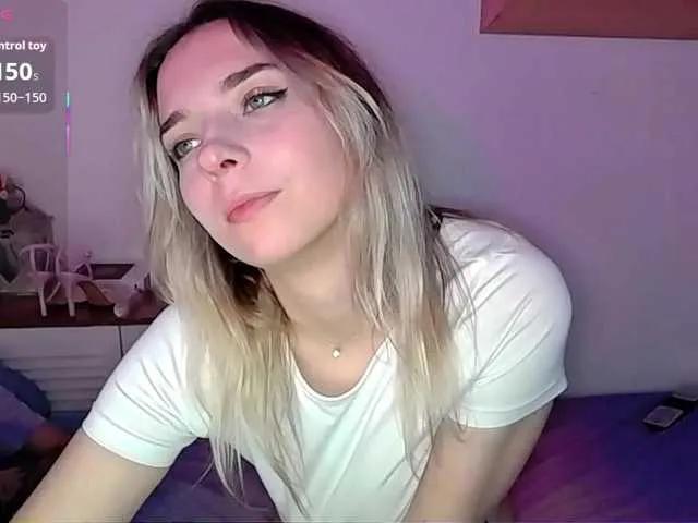 Almondmilka on BongaCams