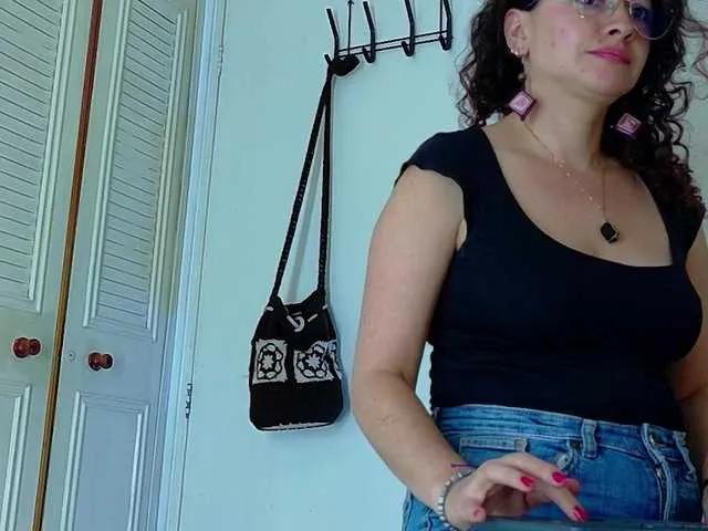 ArtesanaMK on BongaCams