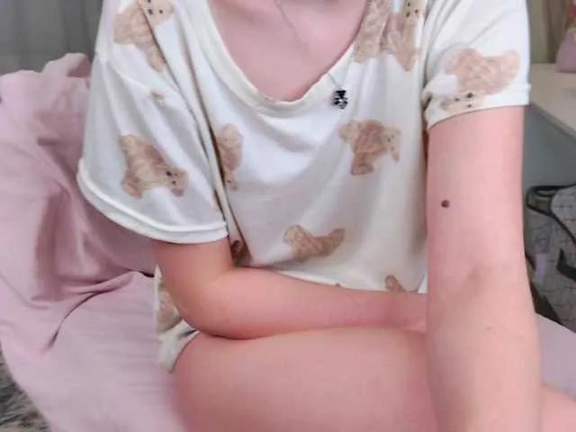 b4by-lol1 on BongaCams