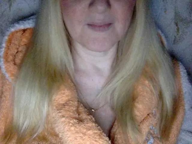 BlondyVio on BongaCams