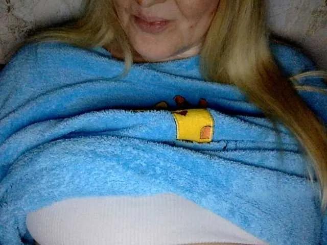 BlondyVio on BongaCams