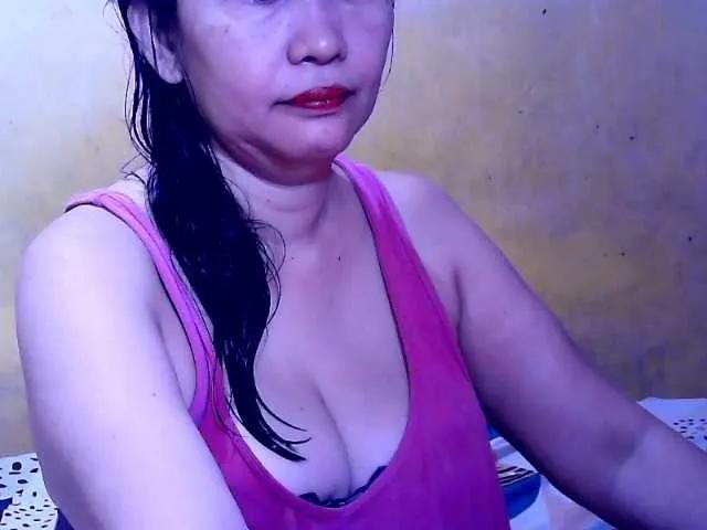 Carmela4u on BongaCams