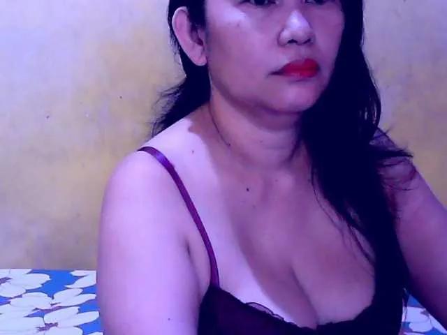 Carmela4u on BongaCams