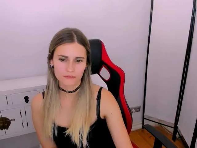 CatrinGood on BongaCams