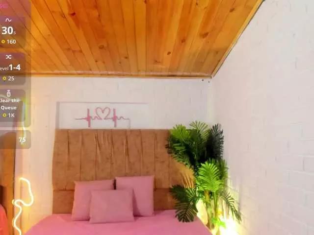 Chiara-tay on BongaCams