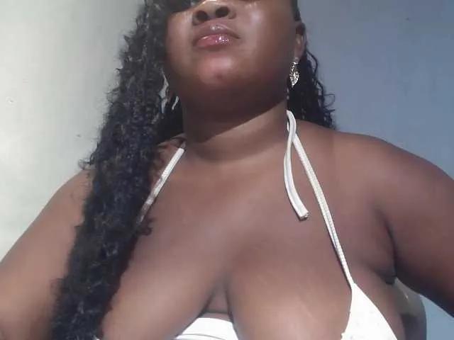 Creamyposh on BongaCams