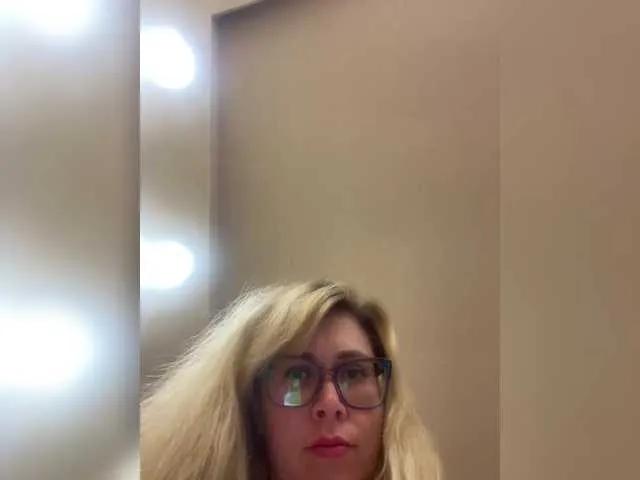 Crystal00Girl on BongaCams