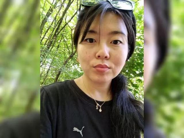 dasha922 on BongaCams