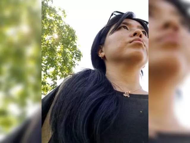 dasha922 on BongaCams