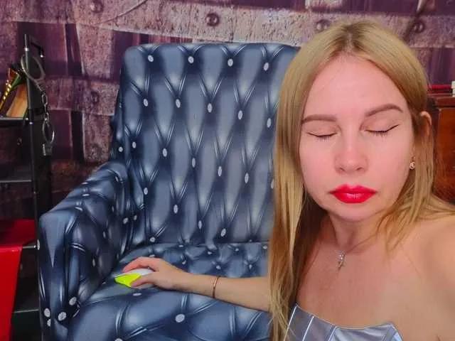 deluxekinky on BongaCams