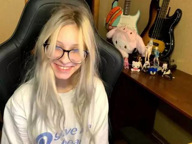 ElainLuv on BongaCams