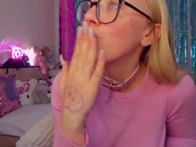 ElinaOcean on BongaCams