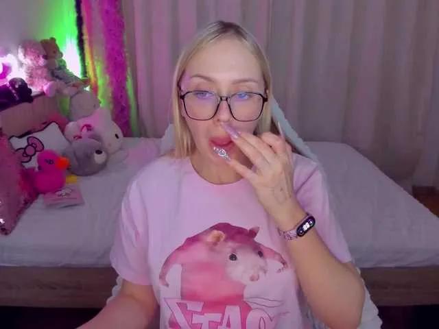 ElinaOcean on BongaCams