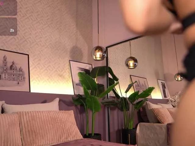 ElleDiane on BongaCams