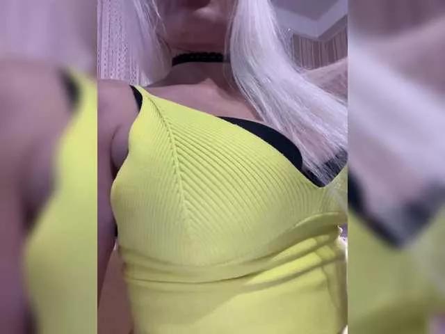 Emiliiaaa on BongaCams