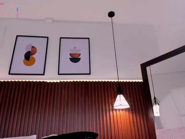 Emma-white on BongaCams