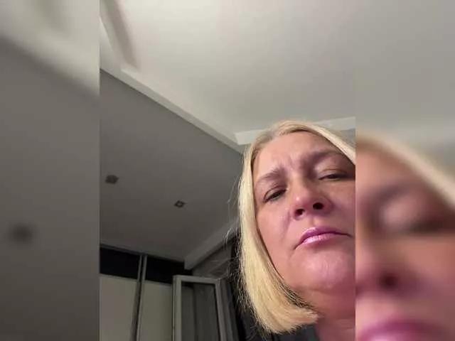 Eva-Bella on BongaCams