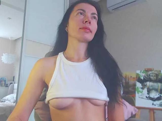 FlirtyMarin1 on BongaCams