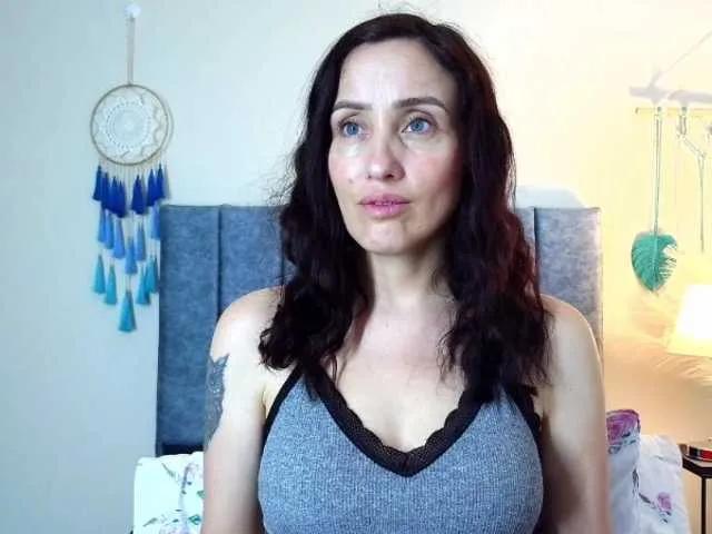 IberianMoonMK on BongaCams