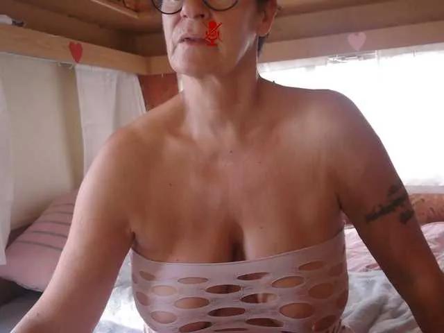 illymaus on BongaCams