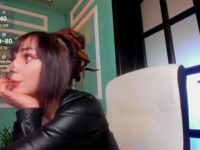 ingridblondy94 — to make me horny it s not so eassy!!!