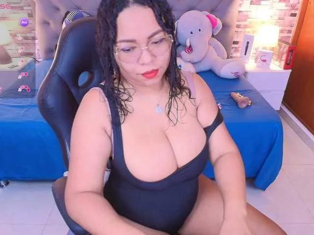 italy-boobs on BongaCams