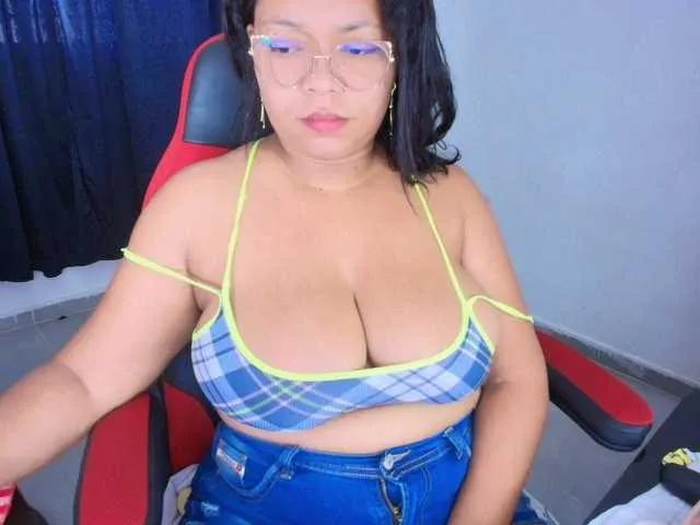 italy-boobs on BongaCams