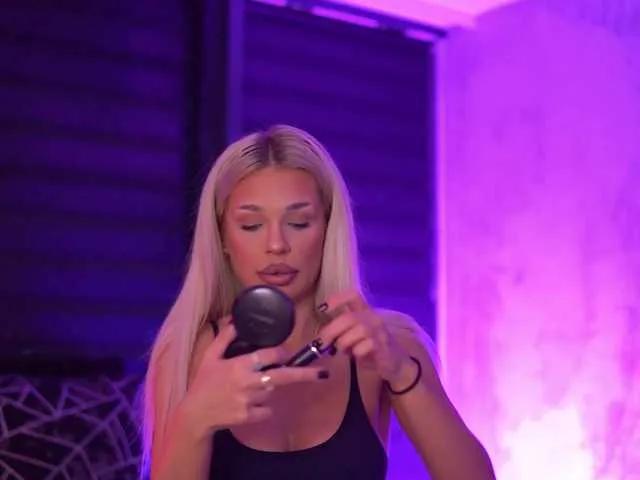 IvyRowa on BongaCams