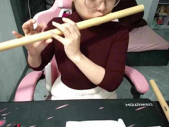 Julia98 on BongaCams