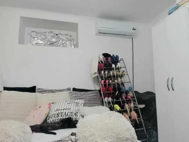 JuliaHayes90 on BongaCams