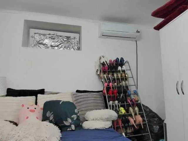 JuliaHayes90 on BongaCams