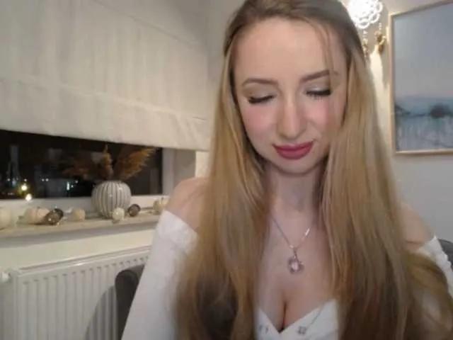 JulietteGlow on BongaCams