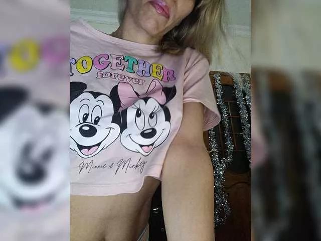 Kitteen on BongaCams