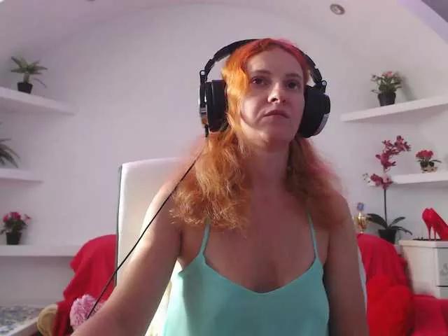 ladybigsmile on BongaCams