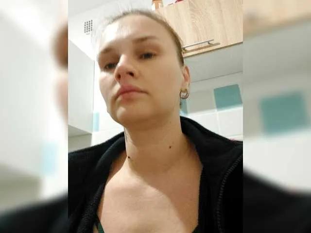 LisaLovHoney on BongaCams