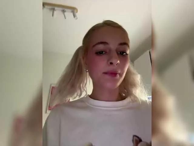 mandarinkaa on BongaCams