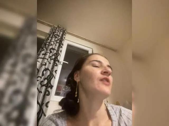 Maya101 on BongaCams