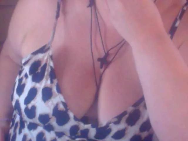 mayalove4u on BongaCams