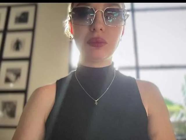 Melissa222Femdom on BongaCams