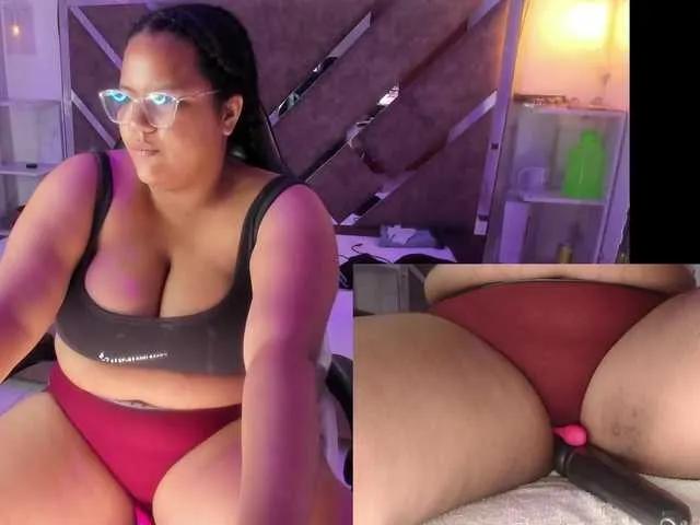 MhiaRey on BongaCams