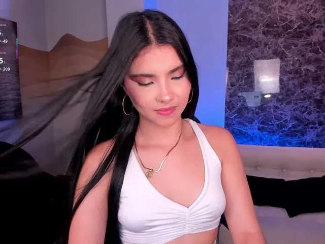 MiaLaurence on BongaCams