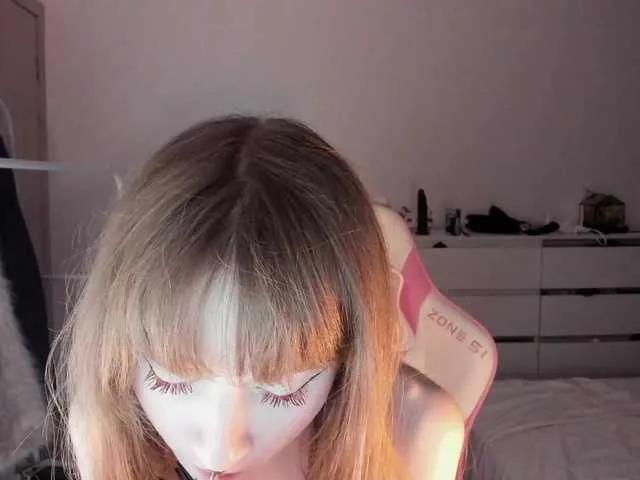 mnepohuyy on BongaCams