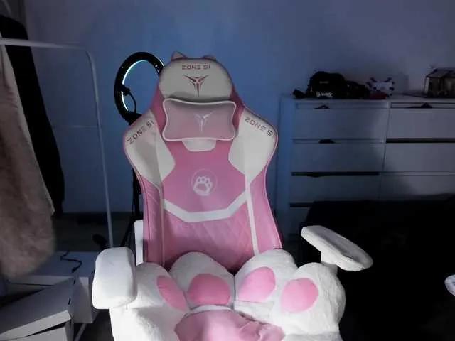 mnepohuyy on BongaCams